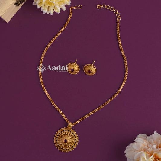 Simple Floral Pendant Chain Set - Ruby