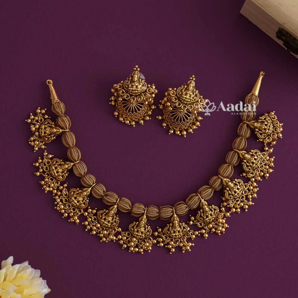 ROUSING LAKSHMI TRENDING NECKLACE