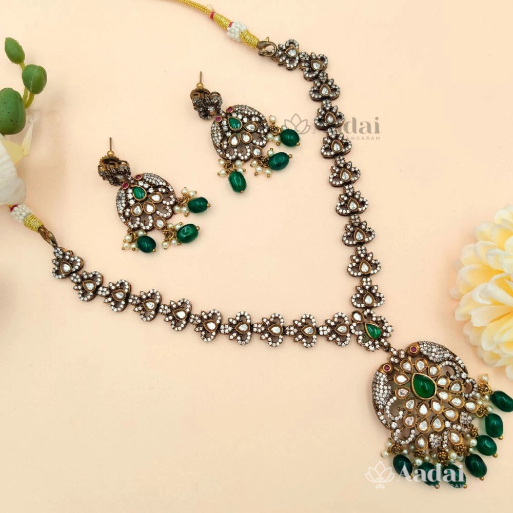 Victorian necklace - Green