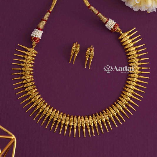 Scalloped antique mullai mottu necklace