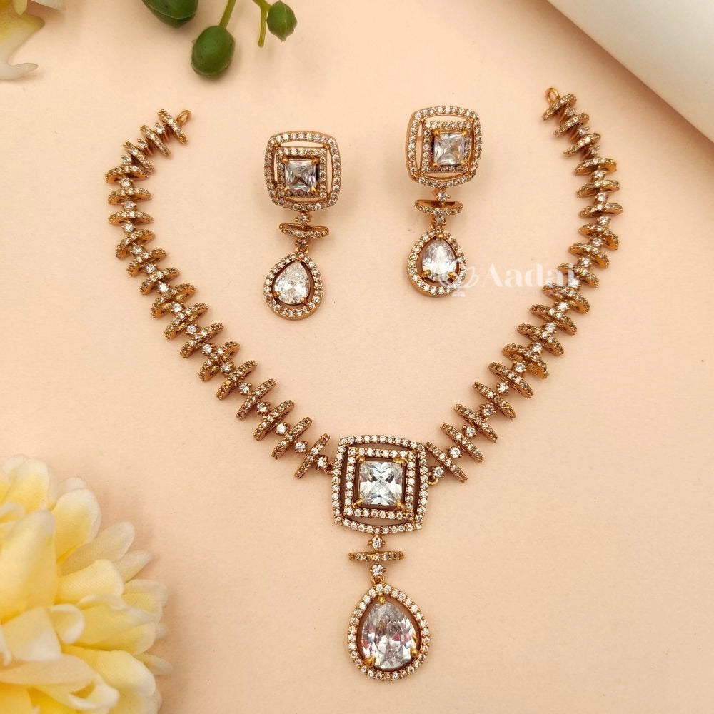 Sparkling AD Necklace - White