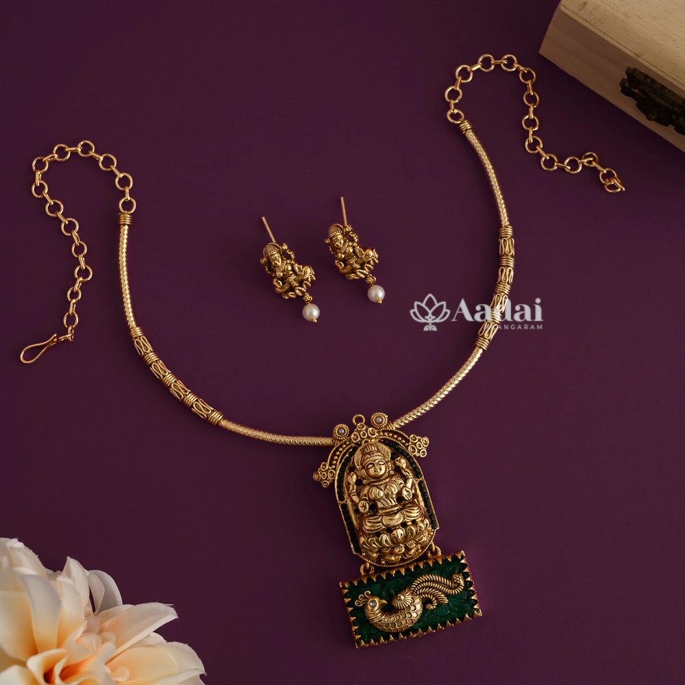 Lakshmi Agate Stone Kanthi Necklace - Green