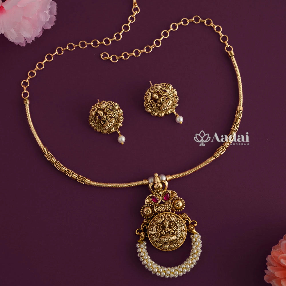 Gracious Lakshmi Kanthi Necklace - Ruby