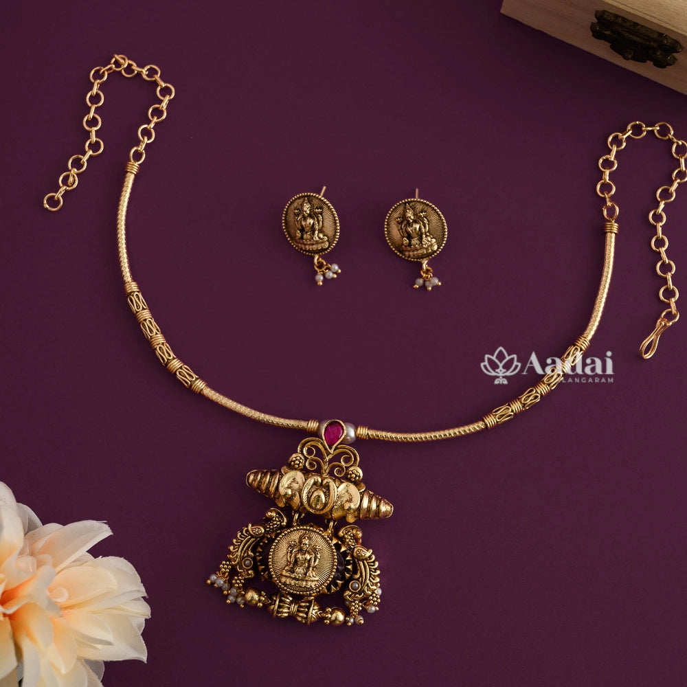 Elegant Lakshmi Kanthi Necklace - Ruby