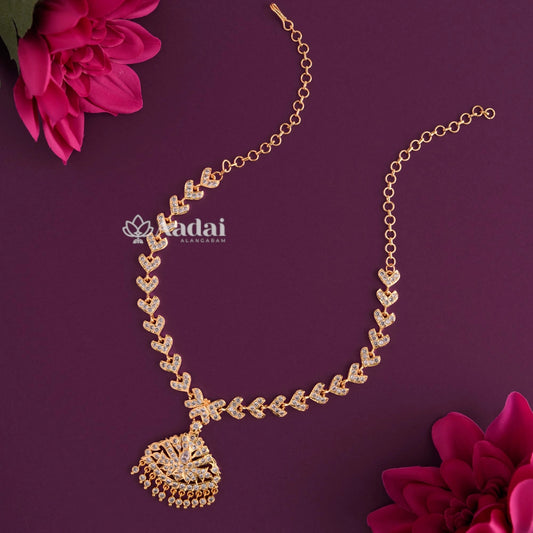 Vintage Style Sparkling Necklace