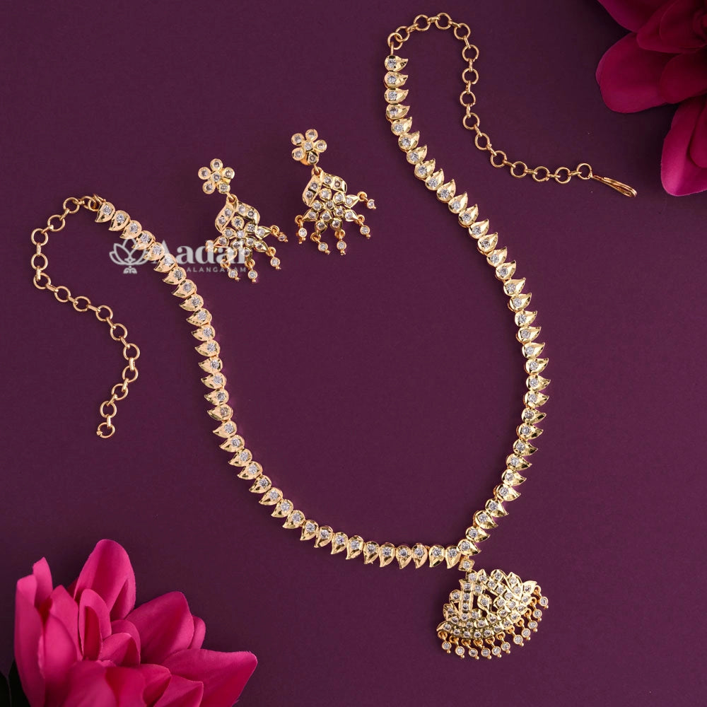 Sparkling Vintage Attigai Mid Necklace