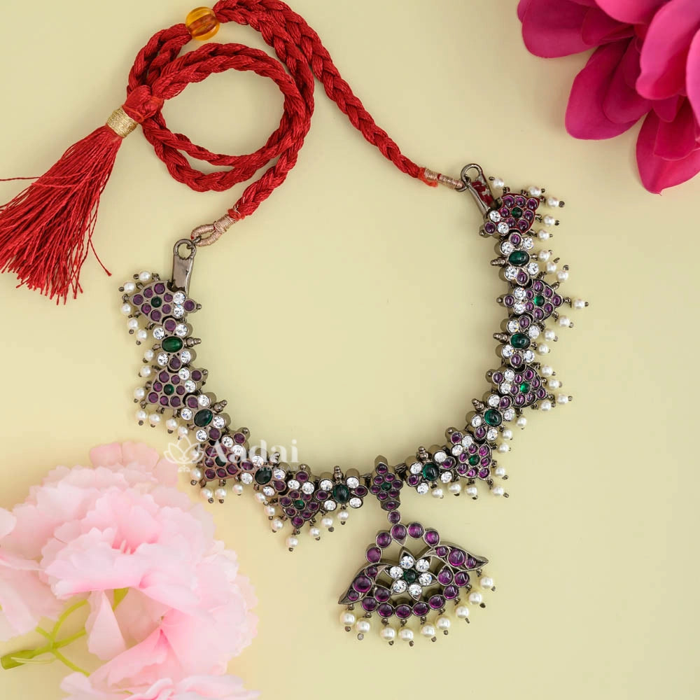 Floral Premium Black Polish Real Kemp Necklace