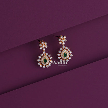 Sparkling Unique Diamond Replica Necklace - Green