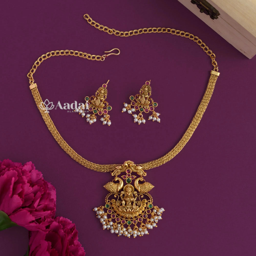 Enormous Vintage Style Attiagai