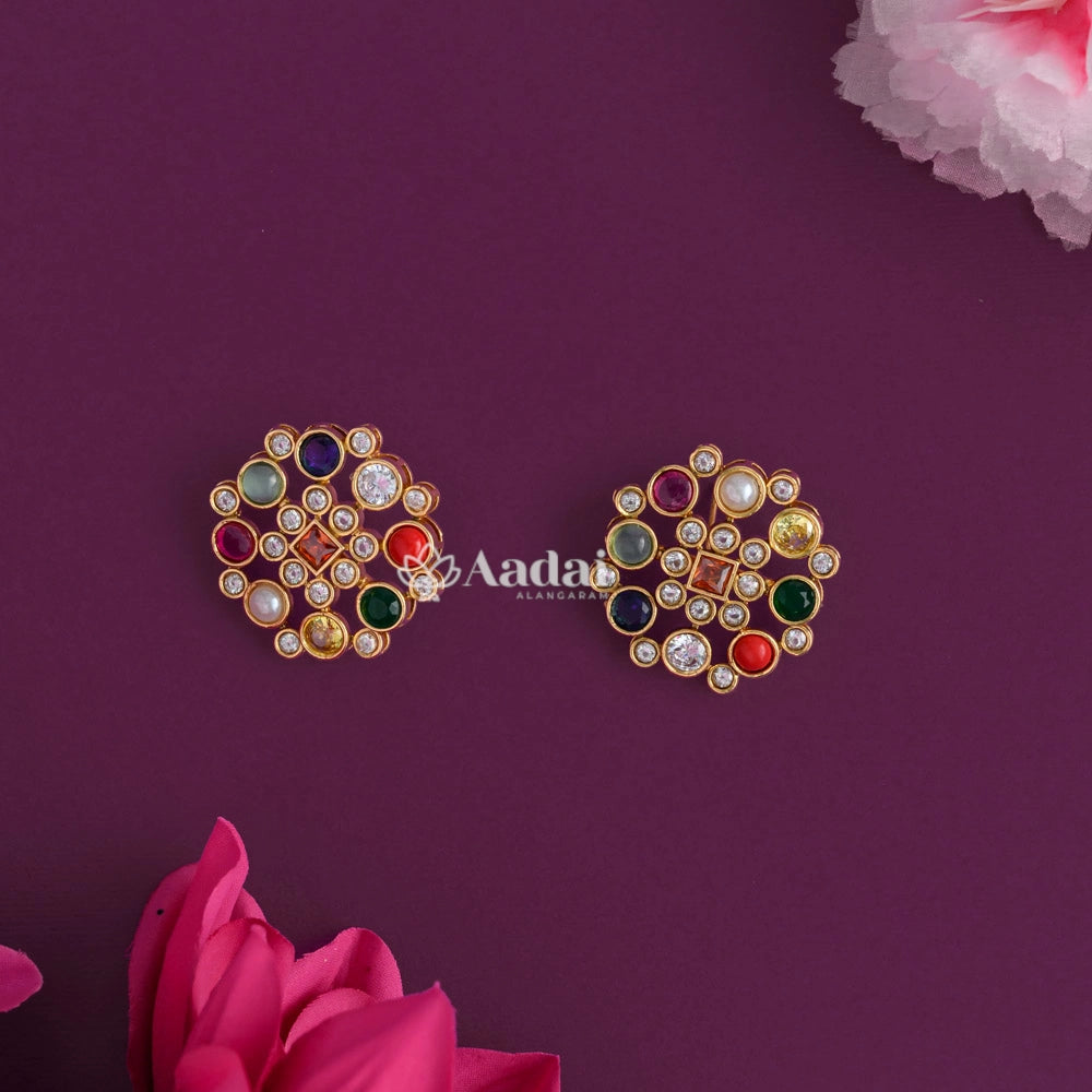 Imposing Navarathana Pendant Attigai