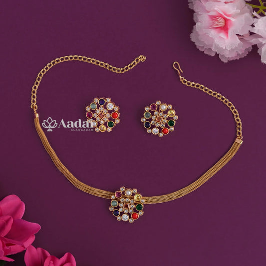 Imposing Navarathana Pendant Attigai