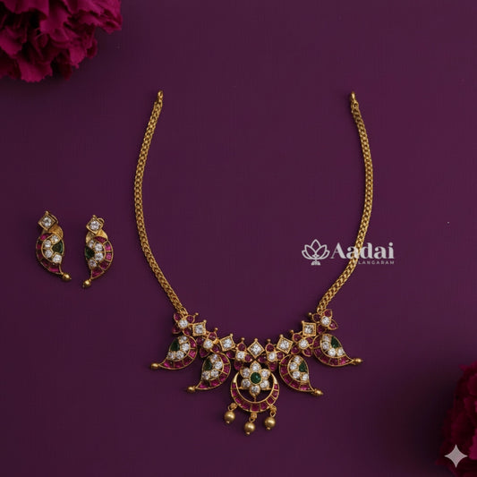 Adoring Kemp Attigai Necklace