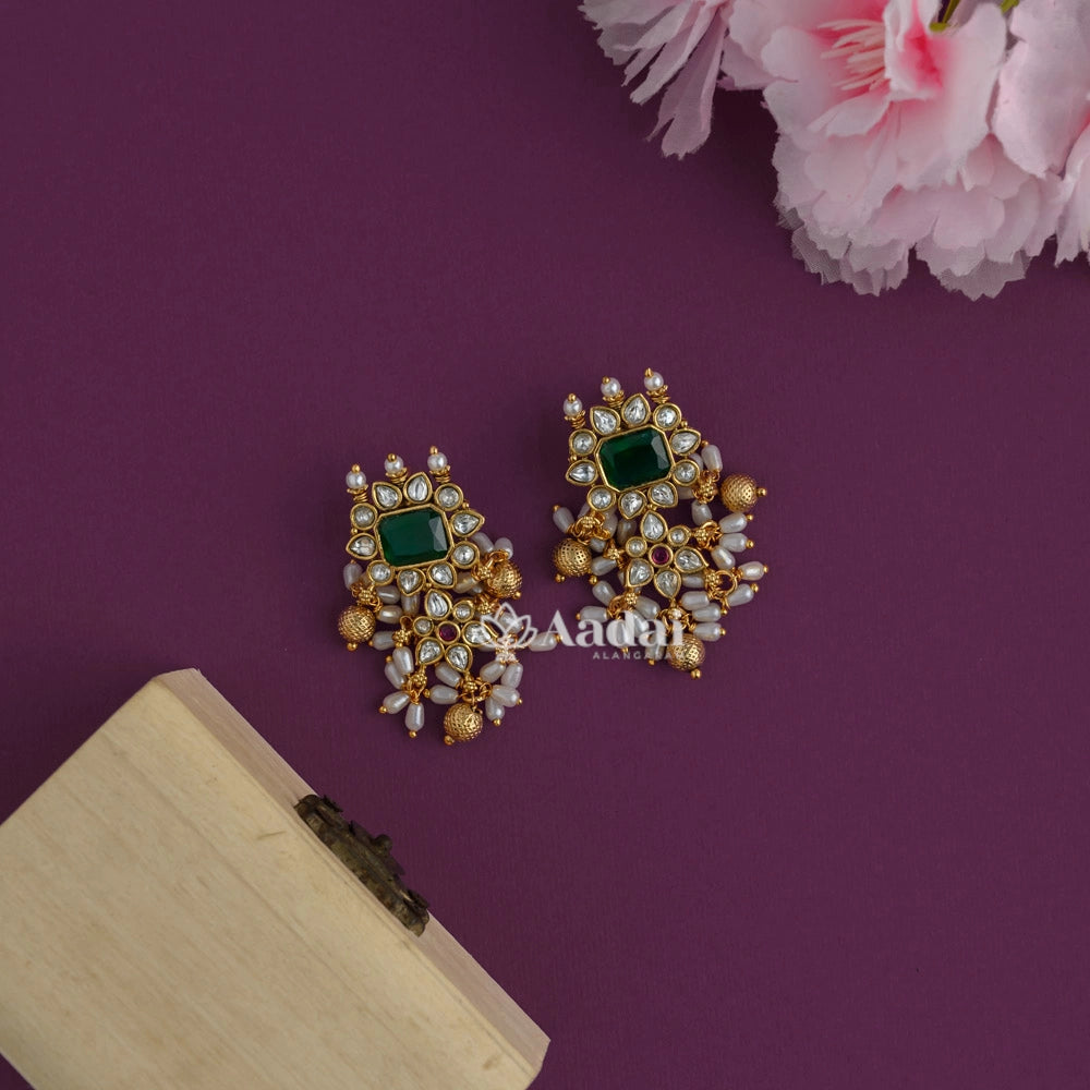 Voguish Guttapusullu Necklace