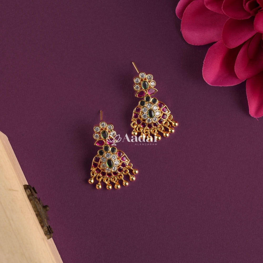 Whimsical Swarovski Pearl With Kemp Pendant