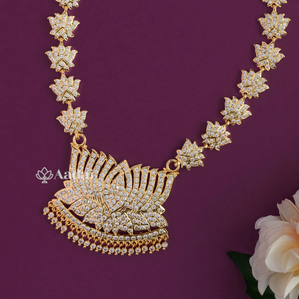 Classic Vintage Style Lotus Haram