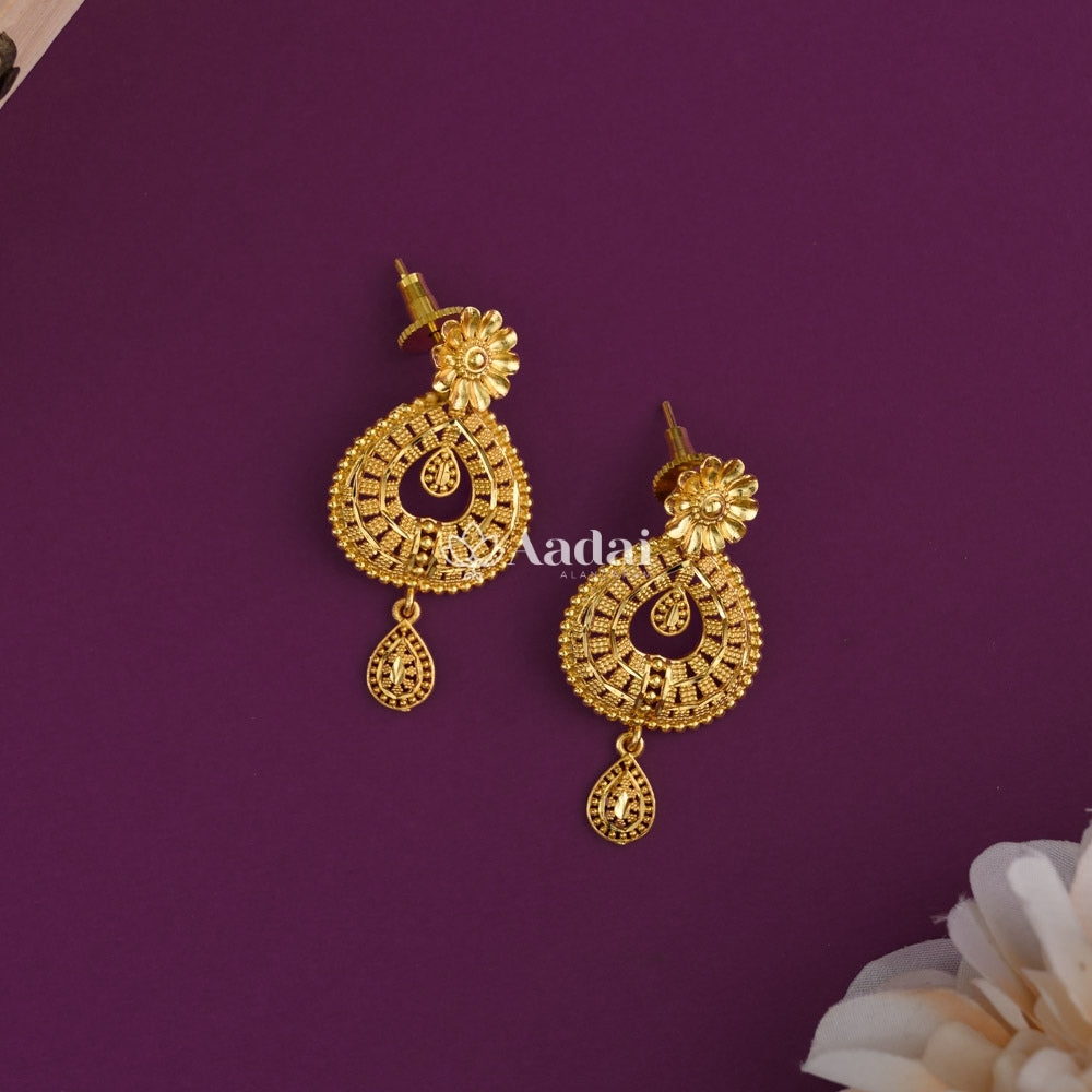 Graceful Floral Gold Plated Forming Haram