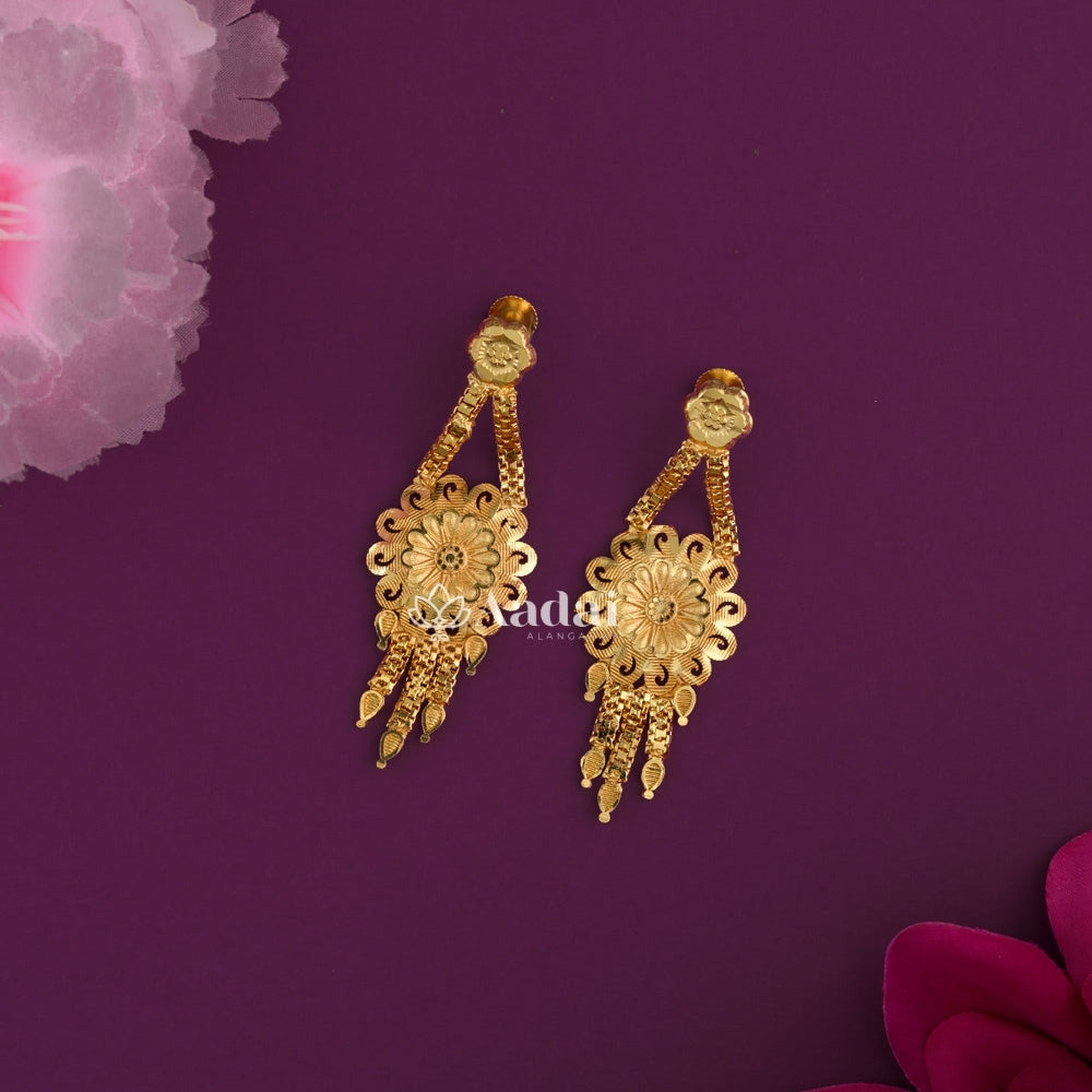 Statuesque Gold Plated Forming Haram
