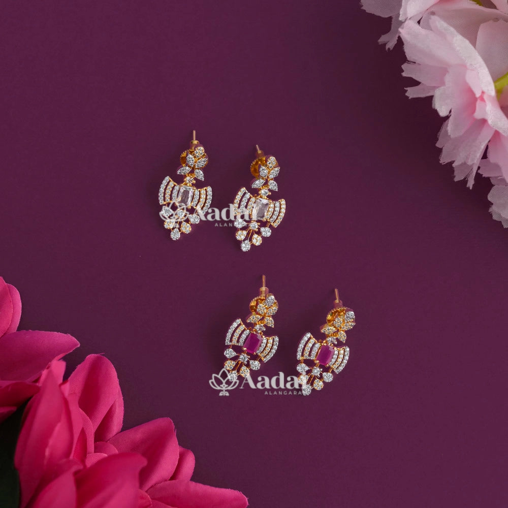 Eccentric Bow Pendant With Italian Style String