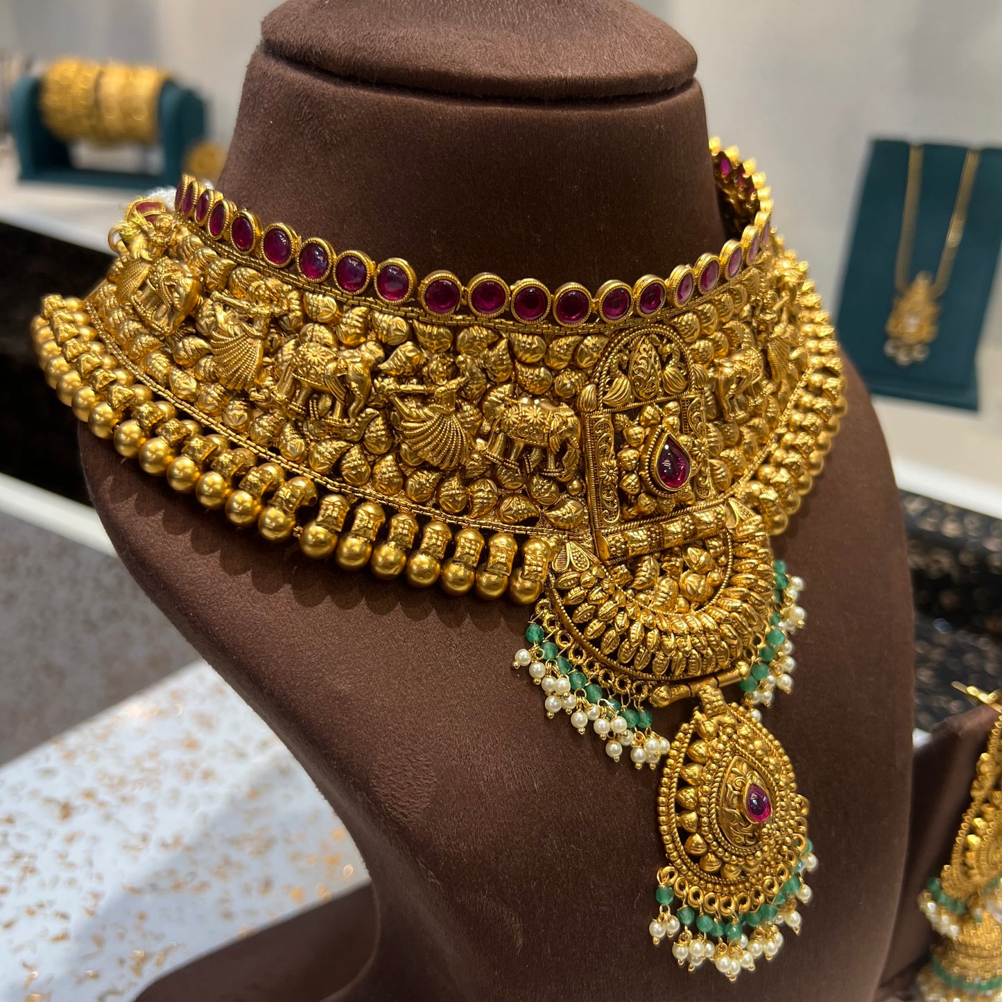 Imperial Carved Bridal Choker Combo Set