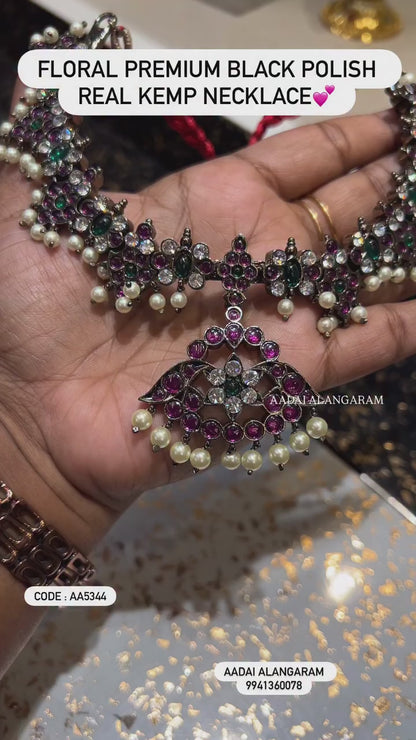 Floral Premium Black Polish Real Kemp Necklace