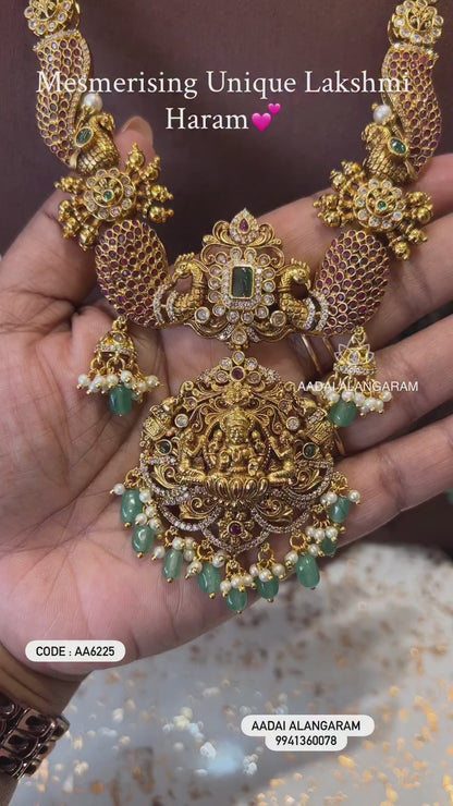 Mesmerising Unique Lakshmi Haram
