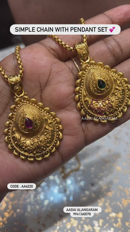 Simple Chain With Pendant Set