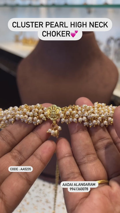 CLUSTER PEARL HIGH NECK CHOKER